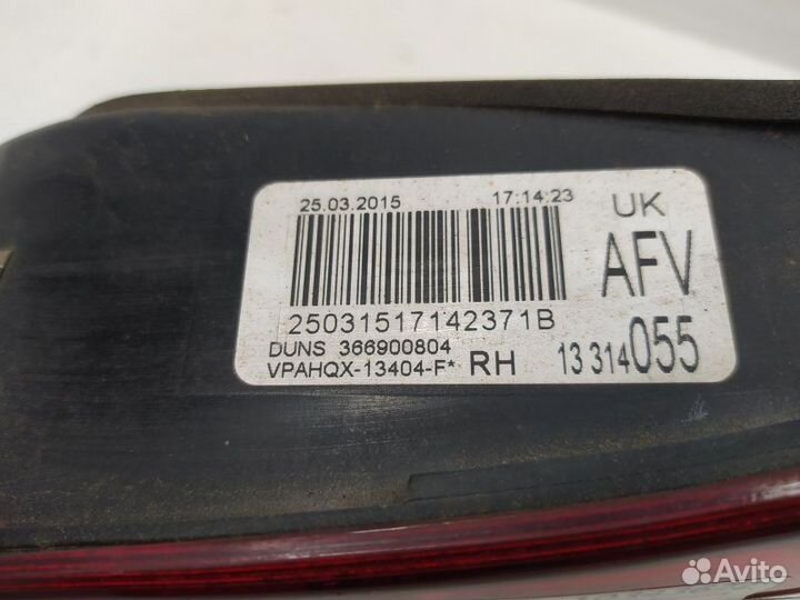 Фонарь крышки багажника правый