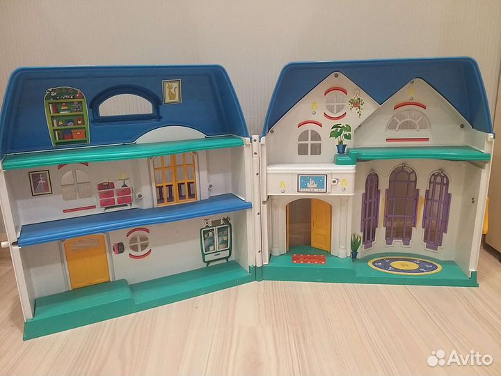 Кукольный домик с мебелью