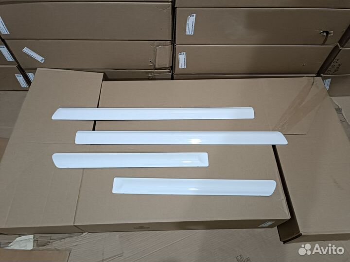 Молдинги дверей ваз 2114 2113 2115 цвет белый