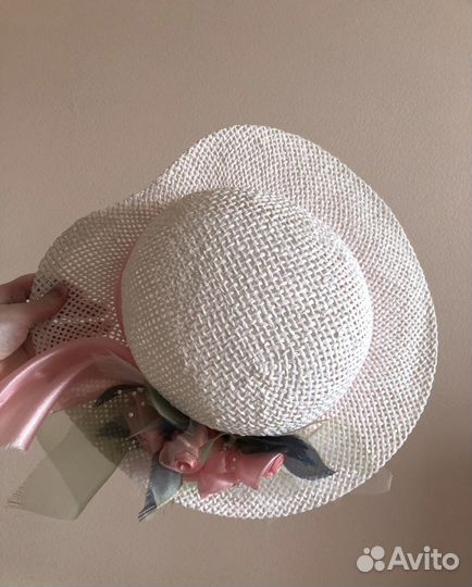 Шляпа женская летняя соломенная с декором