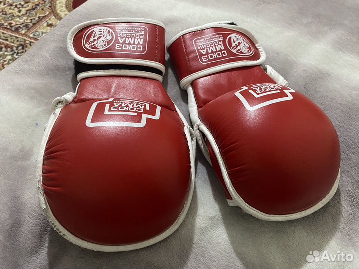 Боксерские перчатки