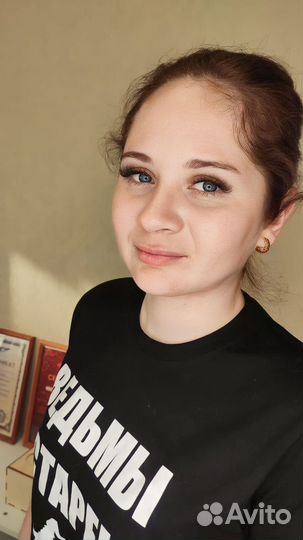 Модель на наращивание ресниц