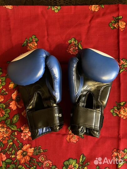 Боксерские перчатки Green Hill 10 oz (унций)