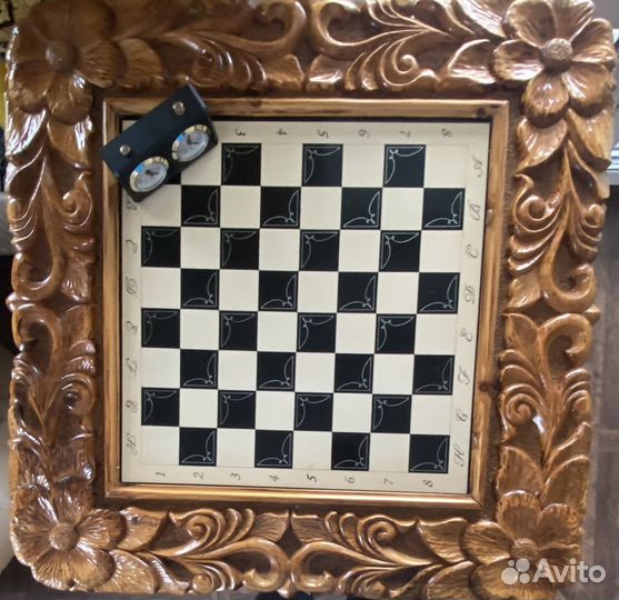 Шахматный стол с фигурами, ручная работа