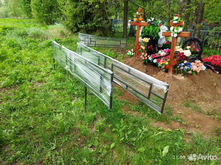 Ограды на кладбище