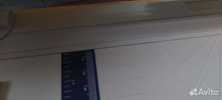 Инструмент для резки бумаги (роликовый резак)