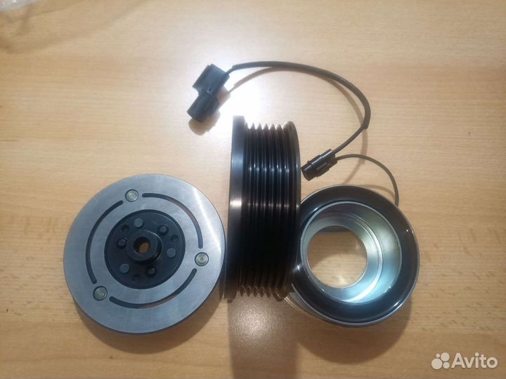 Муфта кондиционера Mitsubishi Outlander 1