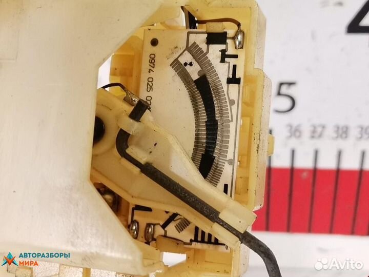 Датчик уровня топлива Renault Safrane 1994