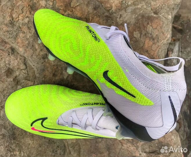 Футбольные бутсы nike