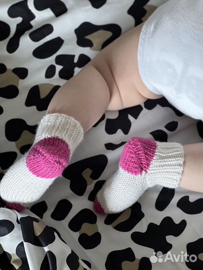 Чепчик и носочки для девочки