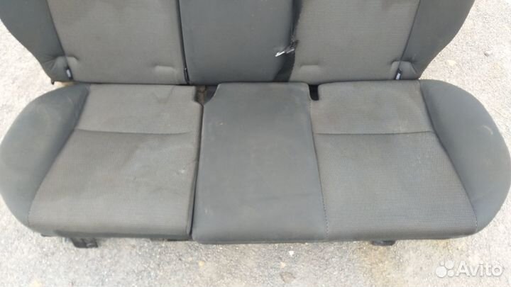 Задний ряд сидений Ford Kuga 1