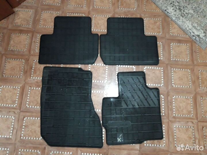 Автомобильные коврики резиновые Mitsubishi