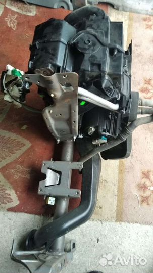 Передние, задние двери, панель приборов Логан 2011