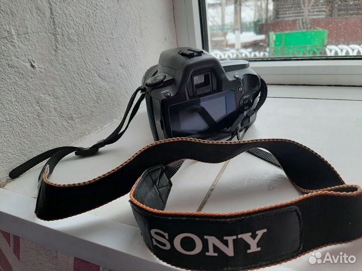 Зеркальная камера Sony dslr-A290+ два аккумулятора