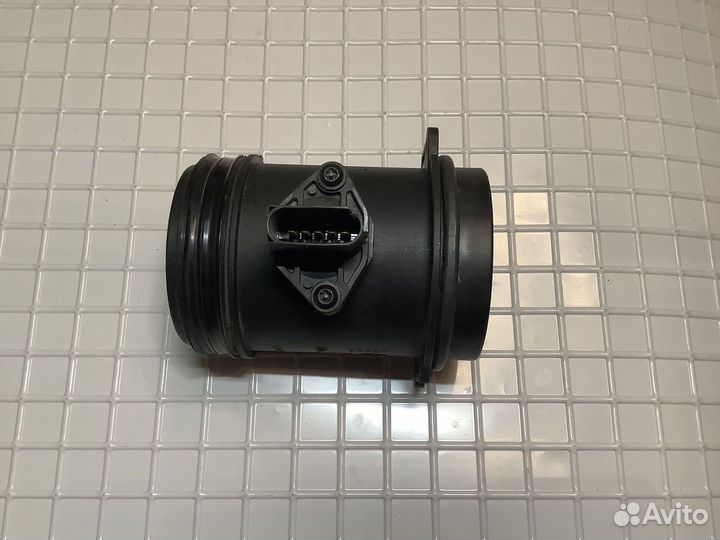 Расходомер воздуха (массметр) BMW 6 серия