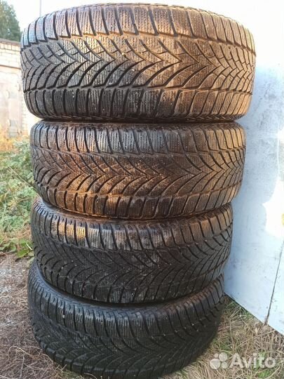 Goodyear UltraGrip Ice 2 225/55 R17