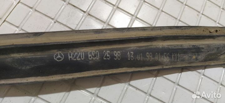 Уплотнитель двери передней левой Mercedes W220