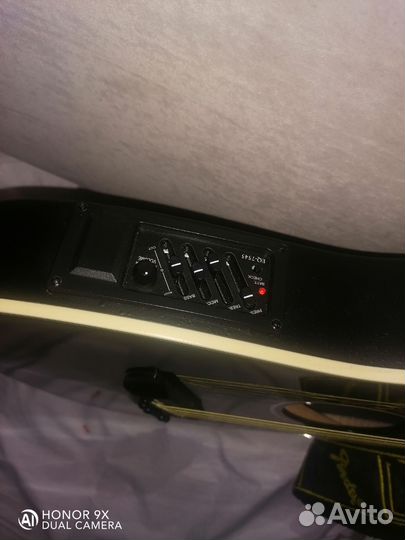 Электроакустическая гитара fender