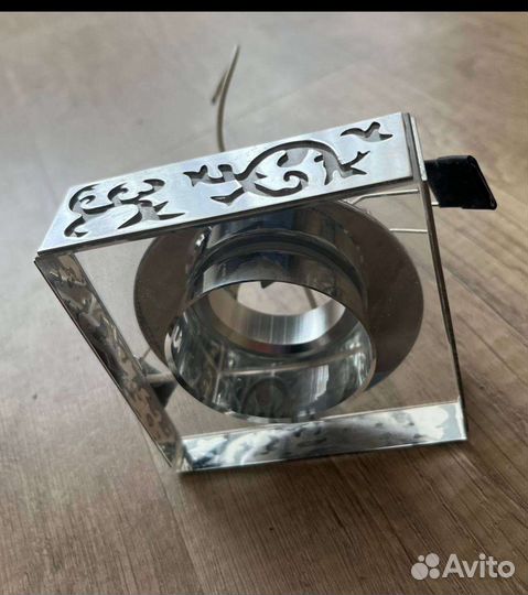 Светильник потолочный встраиваемый