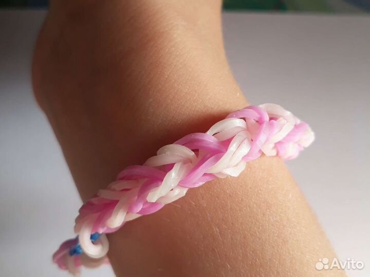Браслет из резинок
