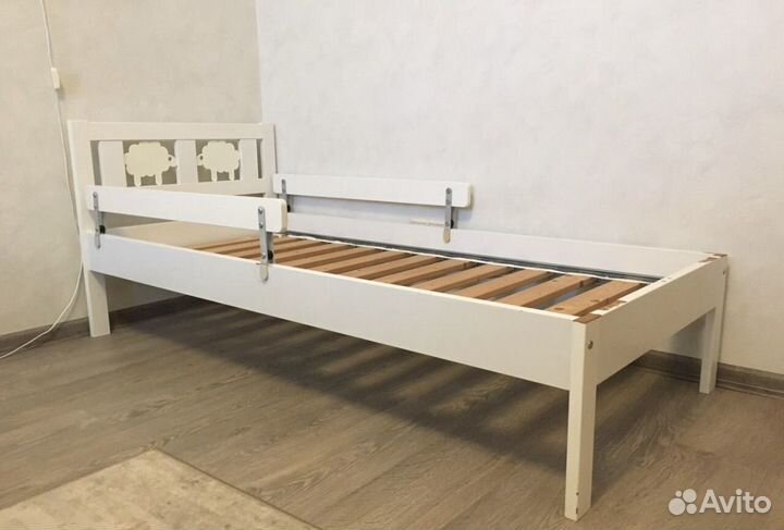Детская кровать икеа с бортиками и матрасом