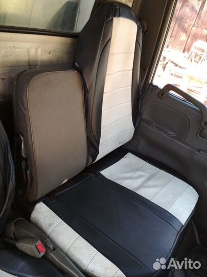 Кабина узкая Исузу Эльф в разборе