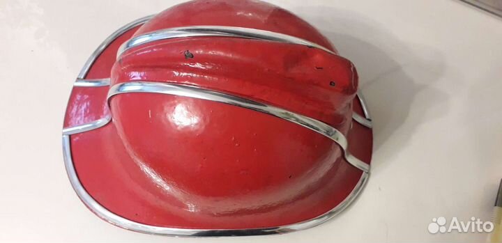 Каска пожарника