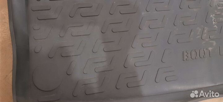 Автомобильный коврик в багажник