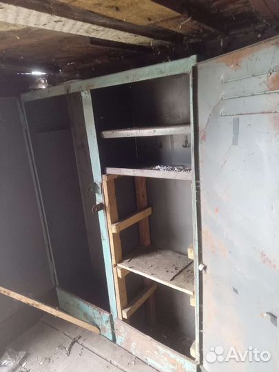 Сейф металлический