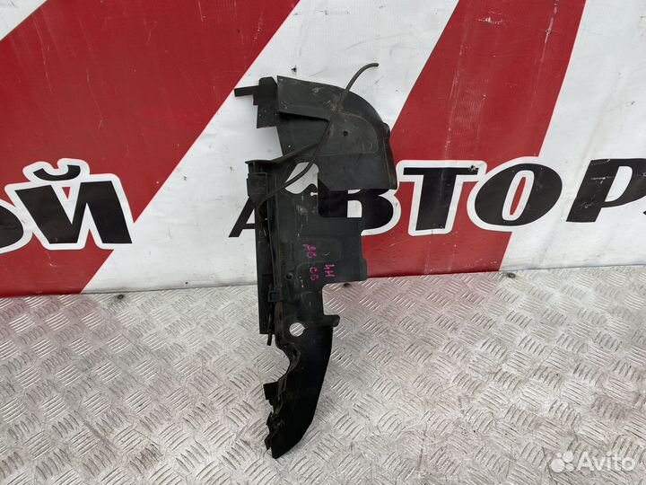 Воздухозаборник радиатора левый Audi A6 C6