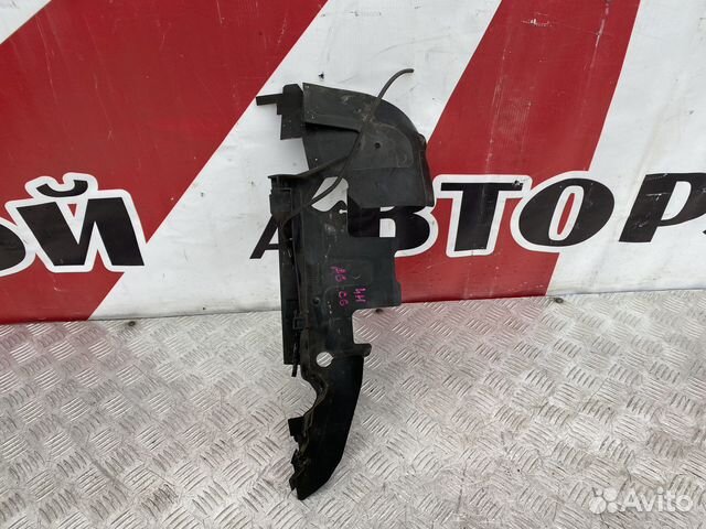 Воздухозаборник радиатора левый Audi A6 C6