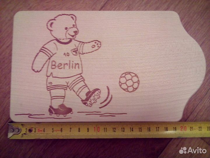 Берлинский мишка-футболист