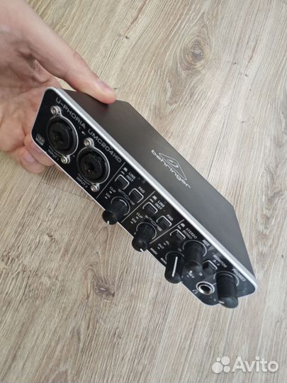 Behringer u-phoria umc204hd