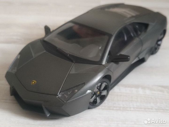 Модель 1:18 Mondo Lamborghini Reventon без коробки