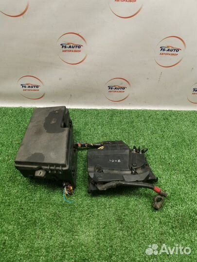 Блок предохранителей моторный Ford Focus 3 хетчбэк