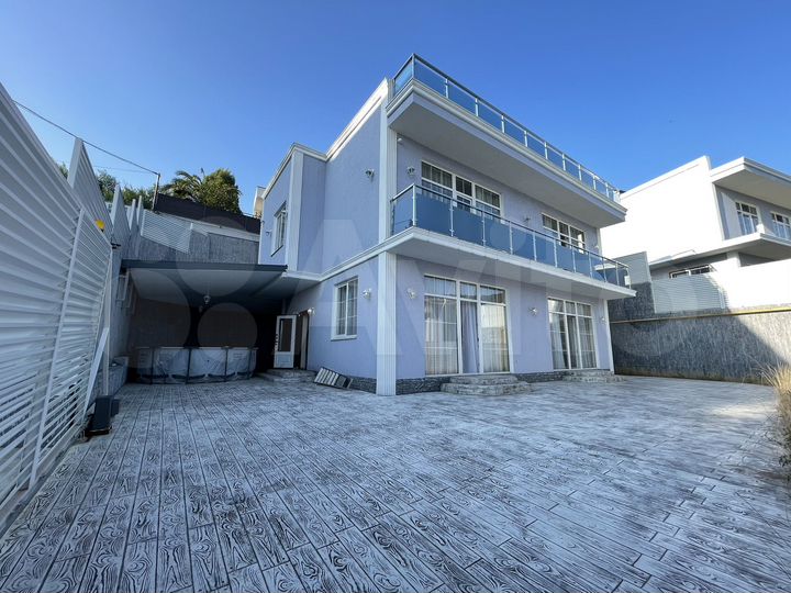 Дом 280 м² на участке 3 сот.