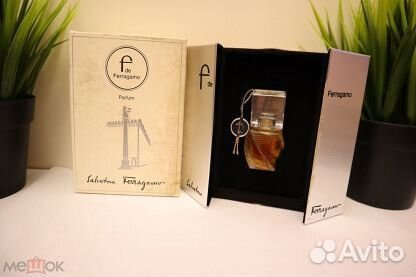 F de Salvatore Ferragamo