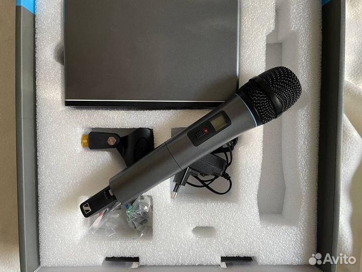 Радиосистема микрофон sennheiser xsw 1-825