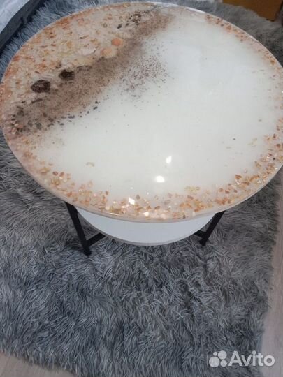 Стол из эпоксидной смолы