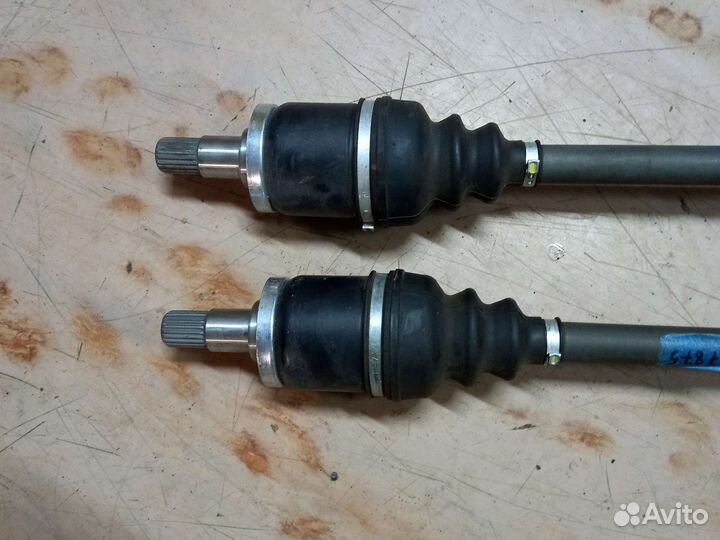 Вал шарнирный перед.правый и левый(47876