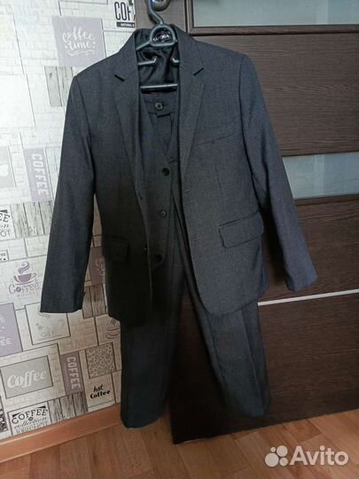 Костюм школьный тройка