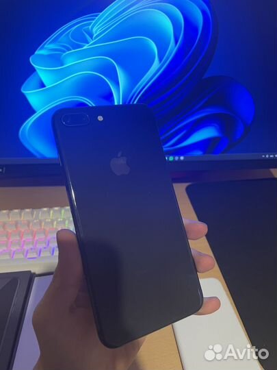 iPhone 8 Plus, 64 ГБ