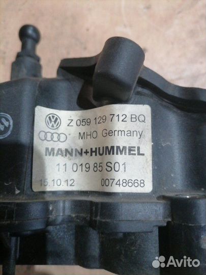 Впускной коллектор правый Audi Q7 внедорожник 3.0