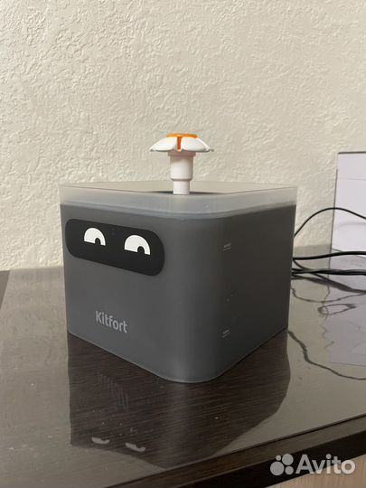 Фонтан поилка для кошек