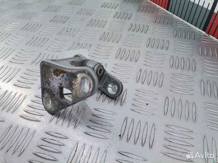 Петля для mercedes-benz E-Class (W211)