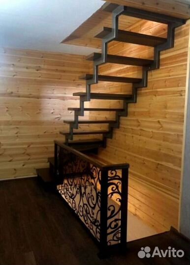 Лестница для загородного дома
