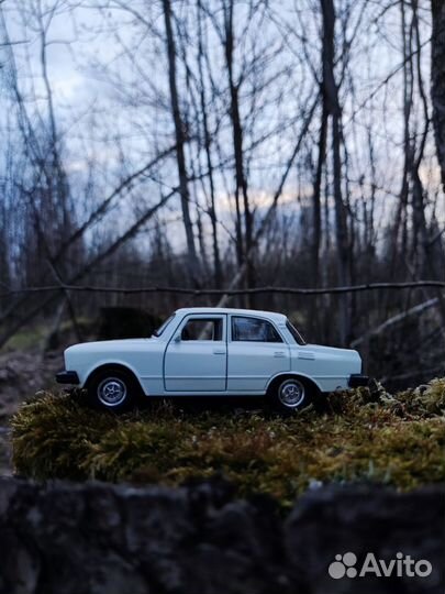 Металлическая модель москвич 2140 SL