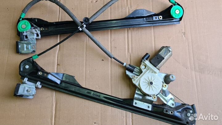 Стеклоподемник передний правый Форд Фокус 1