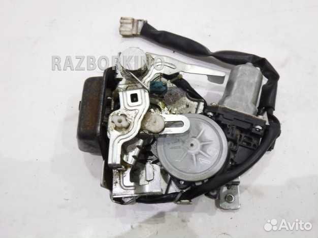 Замок двери багажника