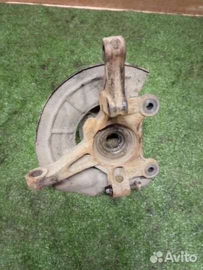 Поворотный кулак Шевролет Кобальт 2013 г